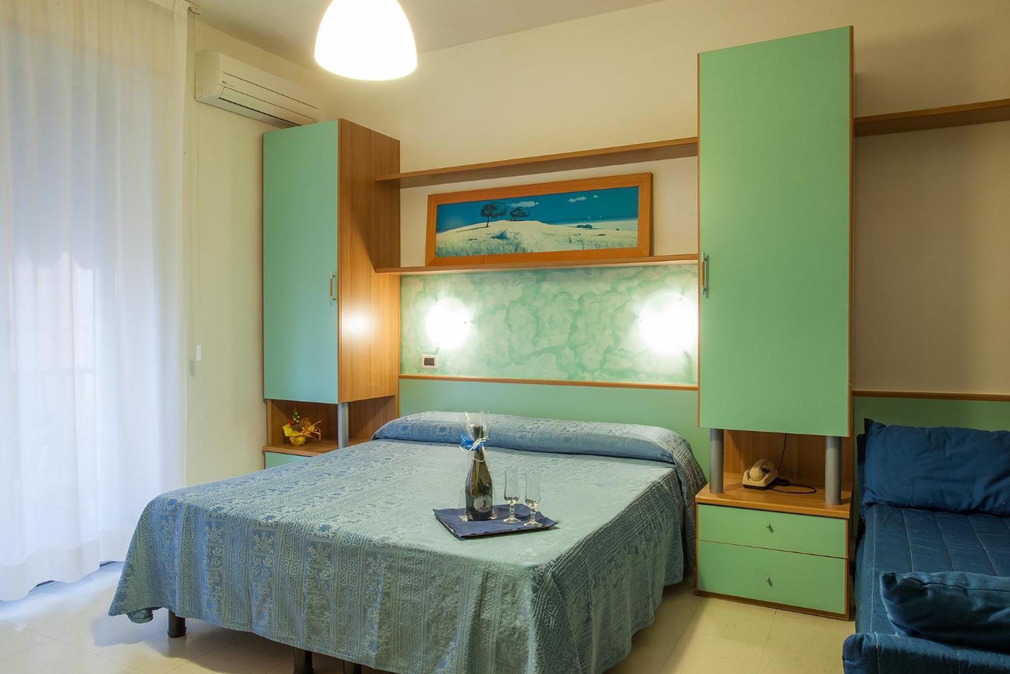 Hotel Azzurra セニガッリア エクステリア 写真