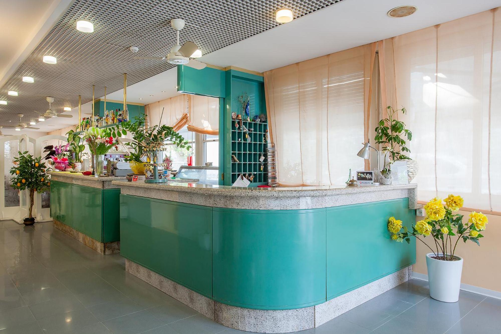 Hotel Azzurra セニガッリア エクステリア 写真